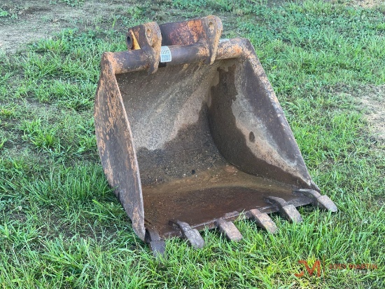 28" Tooth Excavator Bucket