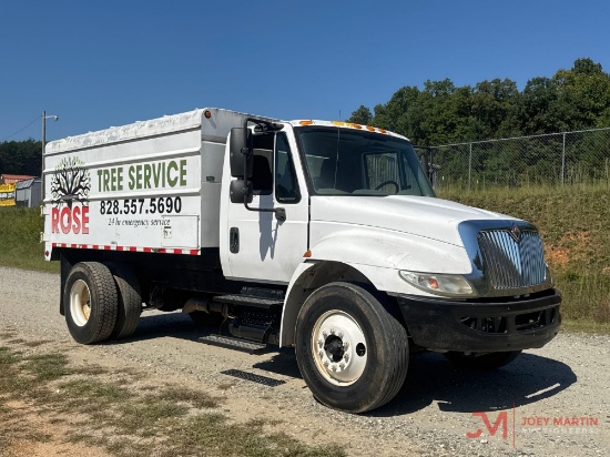 2013 INTERNATIONAL 4300 CHIP TRUCK, VIN 1HTMMAAL5DH128751, ODOMETER READS 153,371, DIESEL ENGINE,