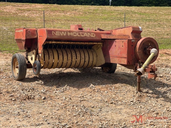 NEW HOLLAND 273 SQUARE BALER