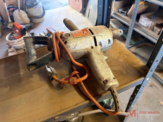 BLACK & DECKER 1/2" ELECTRIC DRILL