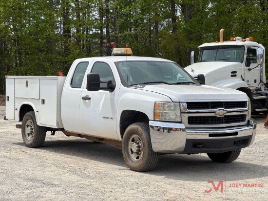 2010 CHEVROLET SILVERADO 2500 SERVICE TRUCK