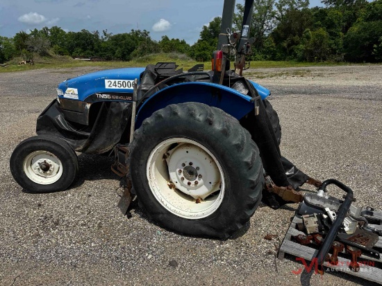 NEW HOLLAND TN55 TRACTOR