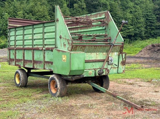John Deere 714 Silage Wagon