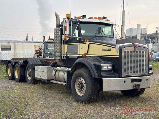 2003 KENWORTH T800 TRI-AXLE ROLL OFF TRUCK