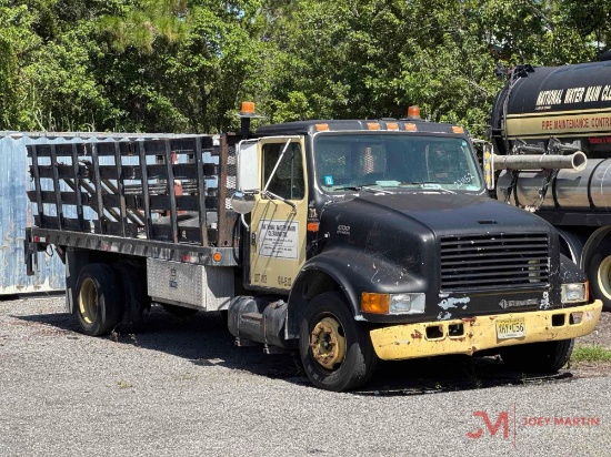 2001 INTERNATIONAL 4700 LOW PRO FLATBED TRUCK