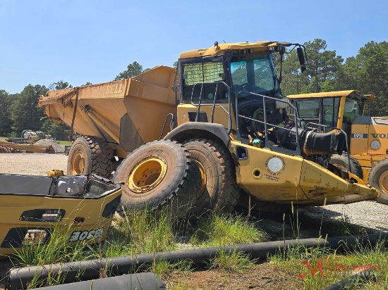 2014 Bell B30e 6x6 Off-Road Dump Truck