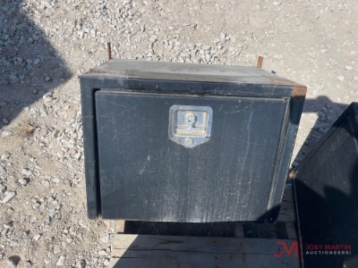 (1) Flatbed Truck Tool Boxes