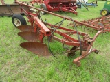 IH 550 Semi-Mount 3 Bottom Plow