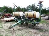 John Deere 7200 Air Planter, Liquid Pump, Row