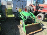 (4099) John Deere 2520 w/ John Deere 200X Loader