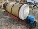 (4995)  1000 Gallon Nursing Tank