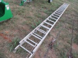 (5689) 40' Aluminum Extension Ladder
