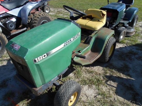 (6629) John Deere 180 Lawn Tractor