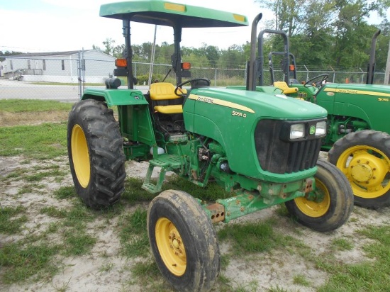 (11035) John Deere 5055D Tractor
