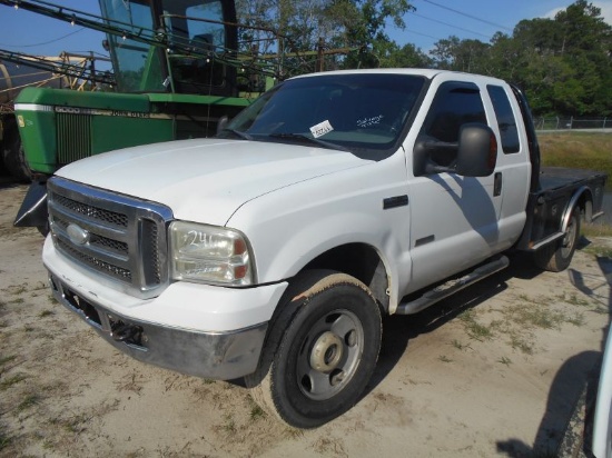 (11229) 2005 Ford F350 Extended Cab Truck