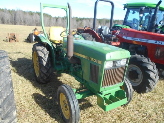 (6145)  John Deere 850 Tractor