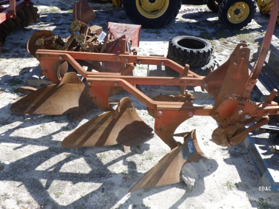 (1833) Ford 3 Bottom Plow w/Coulters