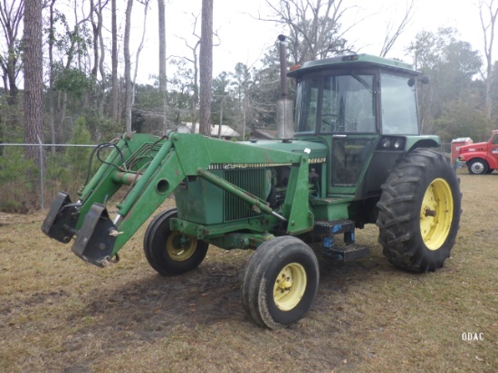 (2046) John Deere 2940 Cab Tractor