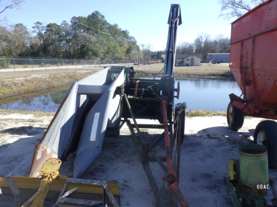 (2051) Avco New Idea 323 1Row Corn Picker