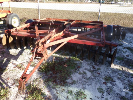 (2086) International 10' Pull Type Disk Harrow