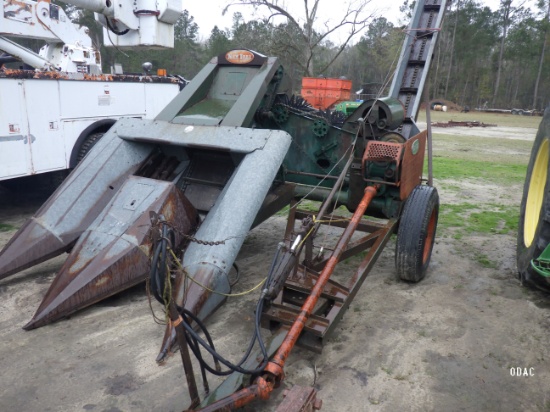 (2090) New Idea 311 Two Row Corn Picker