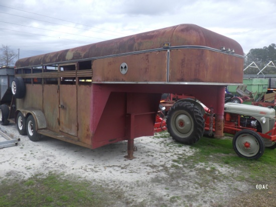 (2173) Circle W Gooseneck Trailer (w/oTitle)