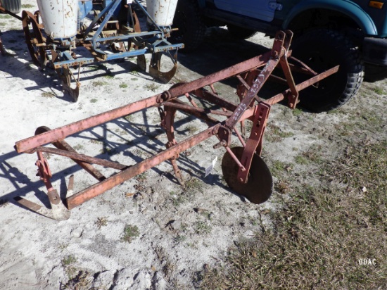 (2243) Deerborn 2 Row Cultivator