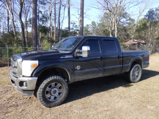 (2320) 2014 Ford F250 Lariat Crew Cab