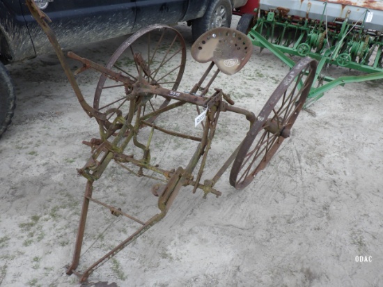 (2335) 1 Row Mule Drawn Plow