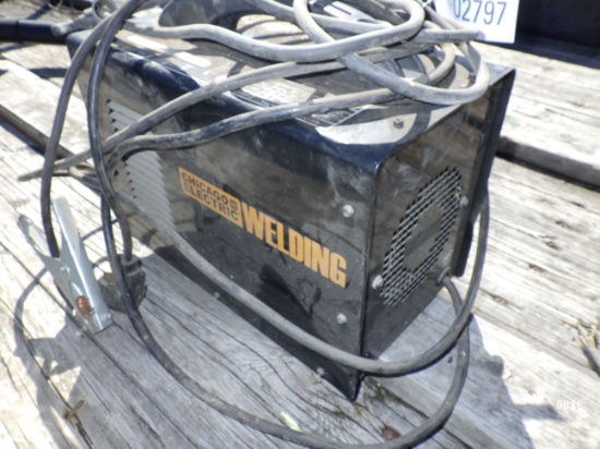 (2797) Chicago 225 AMP Arc Welder