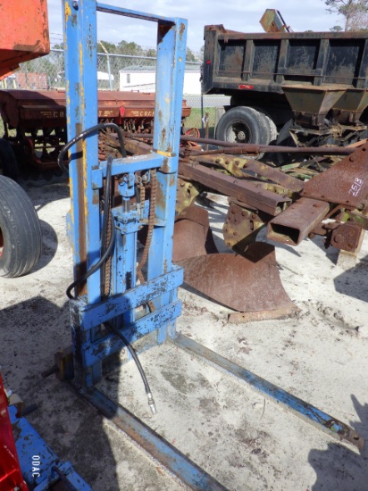 (2394) 3pt. Fork Lift Attachment