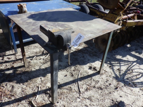 (2964) 4'x4' Steel Table w/Vise