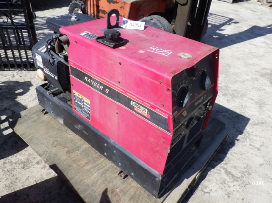 (4051) Lincoln Ranger 8 Gas Welder