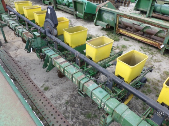 (4053) John Deere 7300 3pt. 8 Row Planter