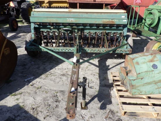 (4305) John Deere 8200 8' Grain Drill