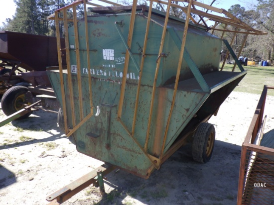 (4309) Feed King 2 Ton Creep Feeder