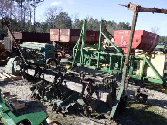 (4429) 4 Row Subsoiler Bedder w/Row Markers