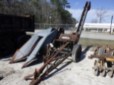 (2554) New Idea 323 One Row Corn Picker