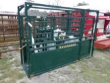 (4066) Cattle Squeeze Chute w/Palpation Cage