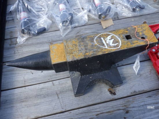 (3993) 200 lb Anvil