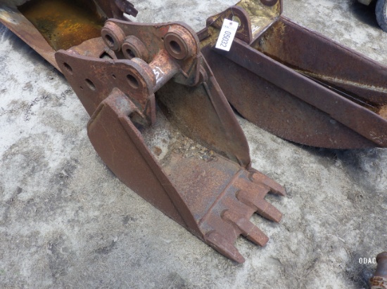 (5031) 15" Pin On Bucket