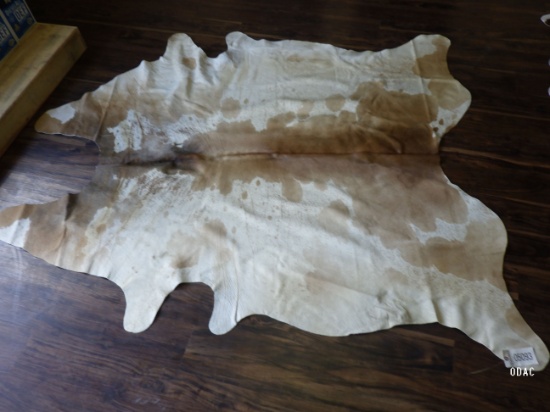 (5093) Cowhide Rug