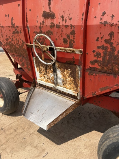 (1968) EZ-Flow 300 Bushel Gravity Wagon