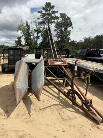 (2032) New Idea 323 One Row Corn Picker