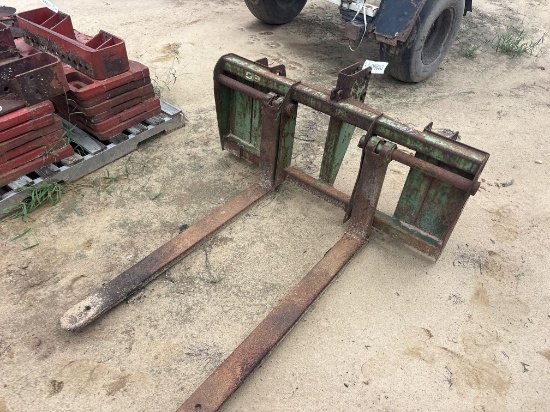 (8893) JD Model 59 Pallet Forks
