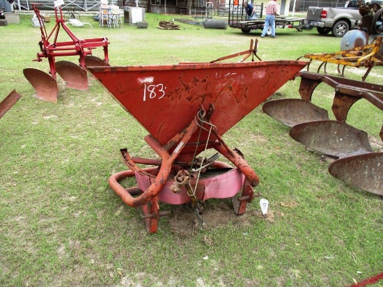 LELY 3PT HITCH FERTILIZER SPREADER,