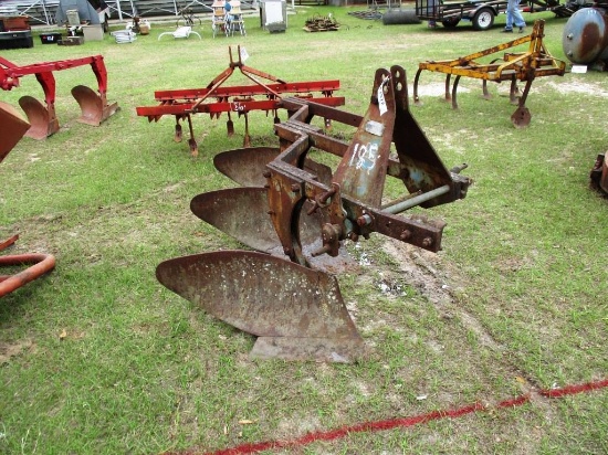 FORD 3-BOTTOM PLOW MODEL,