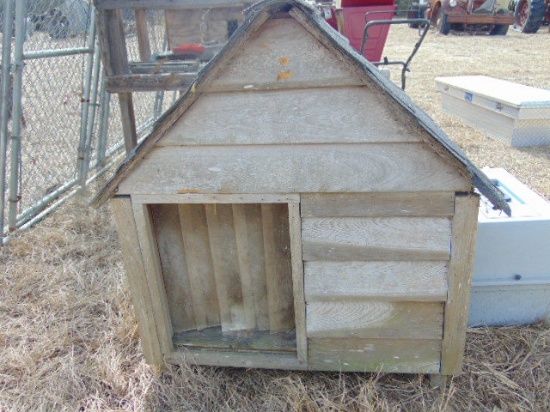 DOG HOUSE AND PET TAXI