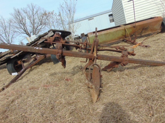 2- ROW TOOL BAR AND SHANKS