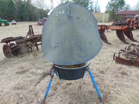 MINERAL FEEDER